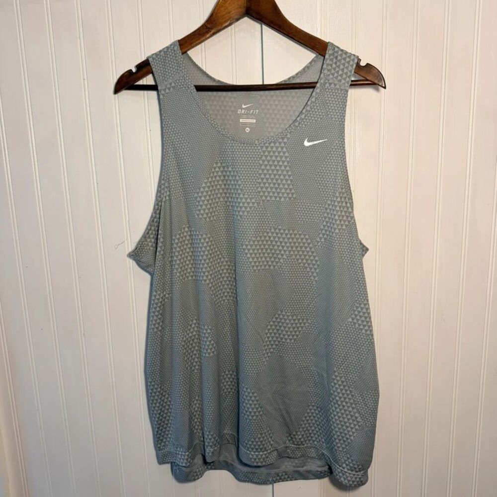Nike Dri-Fit Women’s XL Tank Top Gray Geometric Reflective Breathable Running